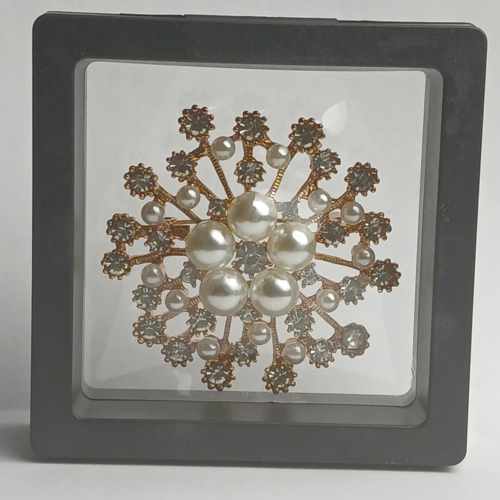 Gold Pearl & Crystal Starburst Brooch - Ivory Pearls